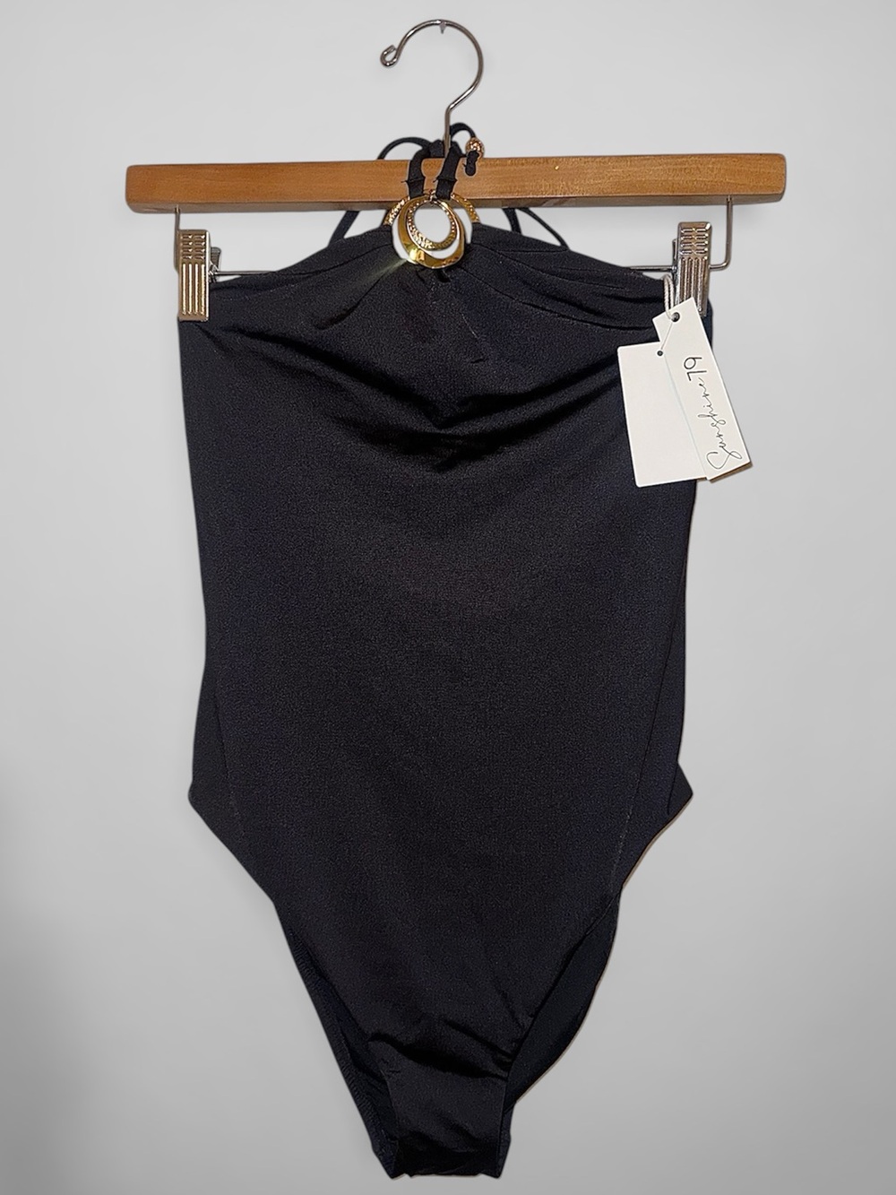 New Sunshine 79 Solids Halter Neck One-Piece Swimsuit Womans Size 4 Color: Blk